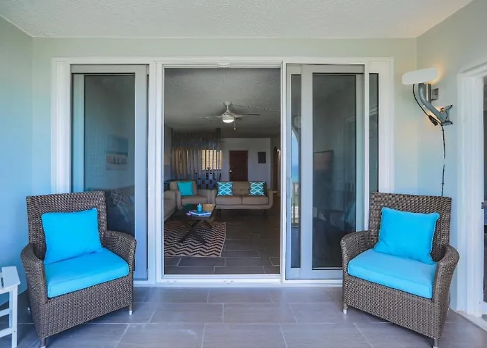 Dramatic Views From This Spacious 1Bd 1Bth